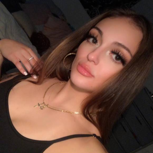 Meet your Posher, Lori - Picture 1 of 1